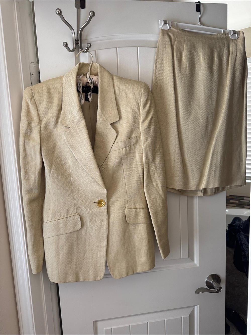 Ellen Tracy Linda Allard Cream Linen Blazer & Skirt Suit Set